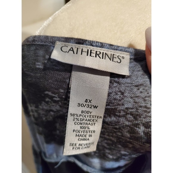 Catherines Womens 4X 30/32W Split back top - Picture 7 of 8